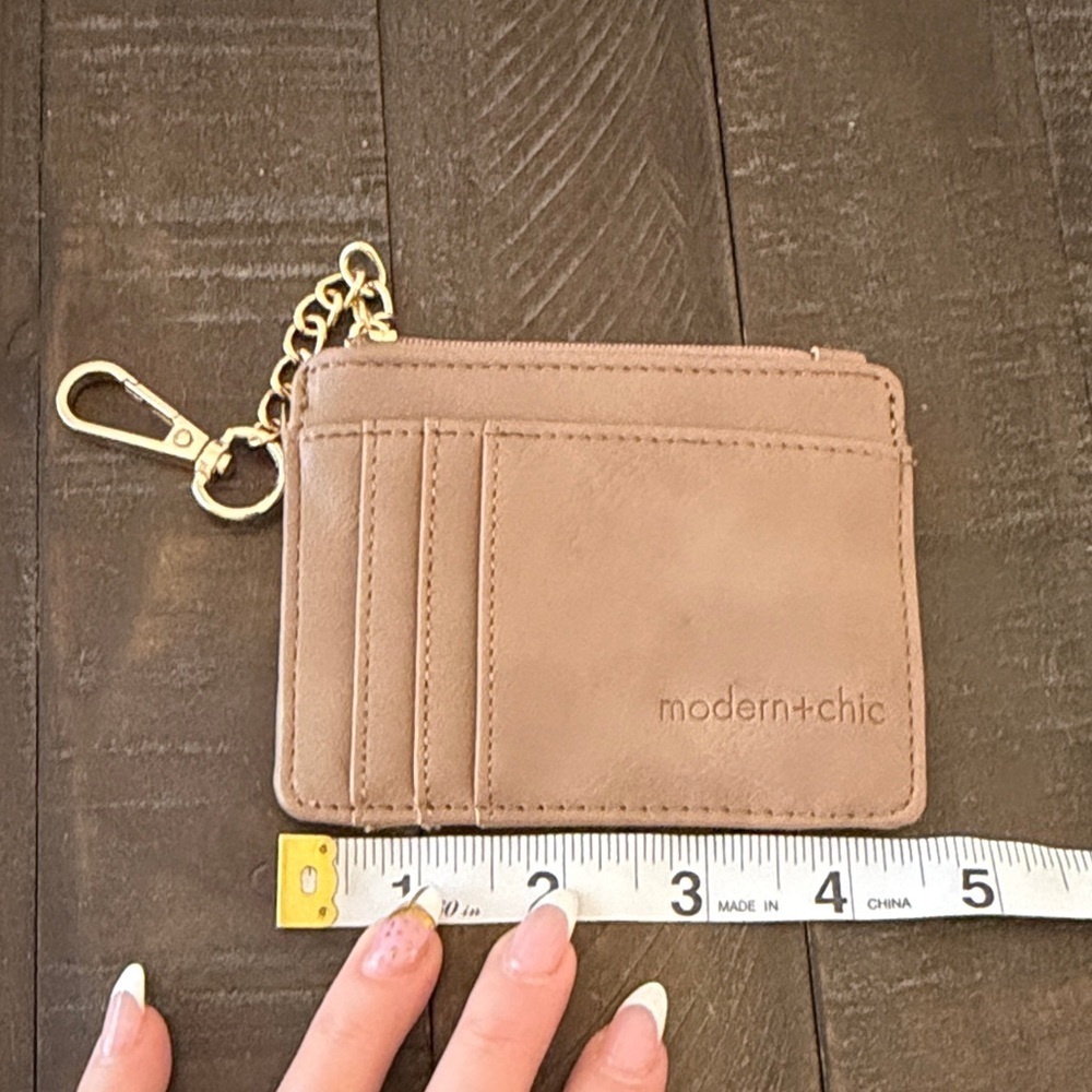 Tan Card Holder with Chain - Picture 5 of 7